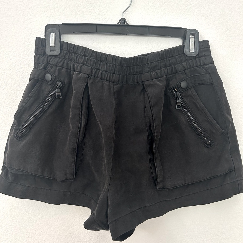 Alice and Olivia shorts with pockets